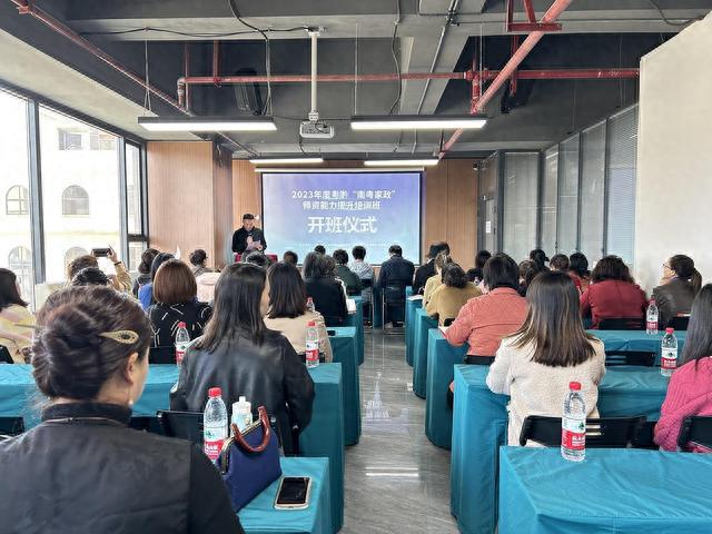 下载 (2).jpg